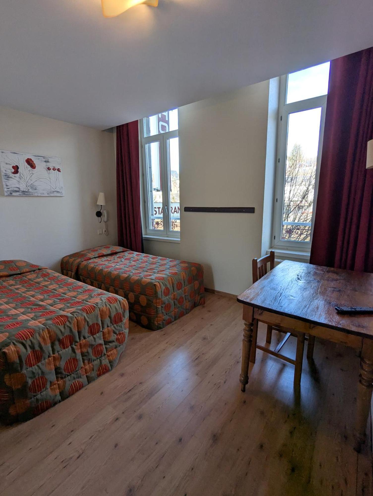 Logis Hotel Regina La Bourboule Exteriör bild